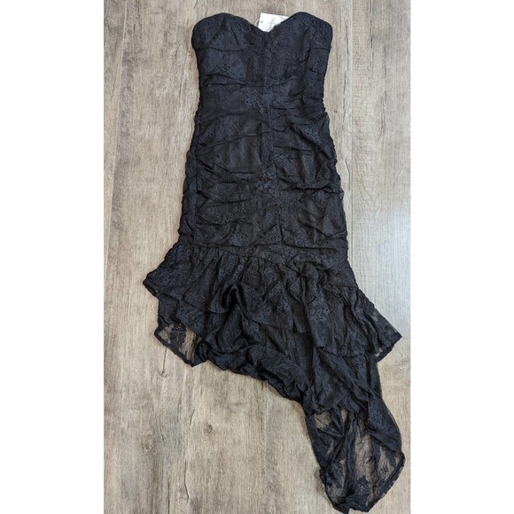 Lovers + Friends Dresses & Skirts - NWT Lovers And Friends Lace Strapless Asymmetrical Dress Size XS Women's Black